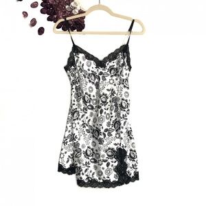 Vintage VS Black & White Floral Lace Trim Cami